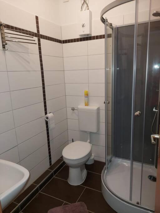 City Pension Senftenberg / Apartment Nr.1 ภายนอก รูปภาพ